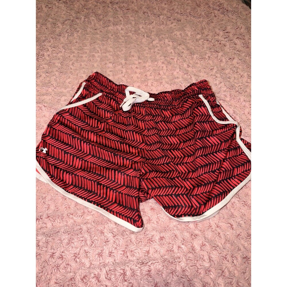 Women's Under Armour Red White Black Athletic Shorts Small Chevron Gym Fitness